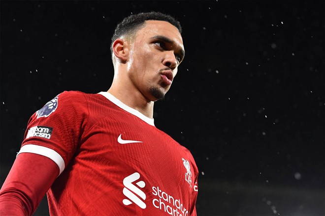 Liverpool sẽ lấy ai để thay thế Alexander-Arnold vừa dính chấn thương