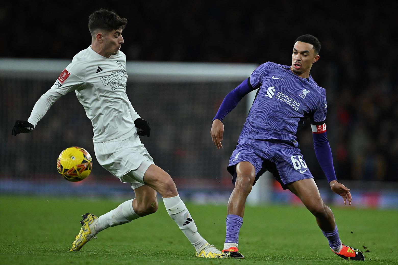 Trent Alexander-Arnold xứng đáng làm đội phó của Liverpool với tài năng và bản lĩnh thi đấu. Ảnh: AFP