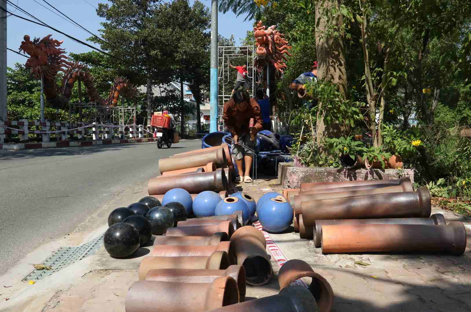 Đây là đường Hồ Văn Cống dẫn vào những làng nghề truyền thống ở phường Tương Bình Hiệp, thành phố Thủ Dầu Một, tỉnh Bình Dương.