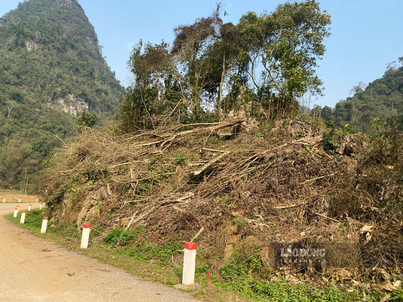 Ông Hoàng Xuân Ánh - Chủ tịch tỉnh Cao Bằng cho rằng công tác giải phóng mặt bằng rất quan trọng: “Nhân dân rất đồng thuận, sẵn sàng bàn giao mặt bằng sớm. Vấn đề đặt ra bàn giao sớm phải đi cùng với chính sách đền bù phải thoả đáng và triển khai sớm với tinh thần nơi ở mới phải bằng hoặc tốt hơn”.