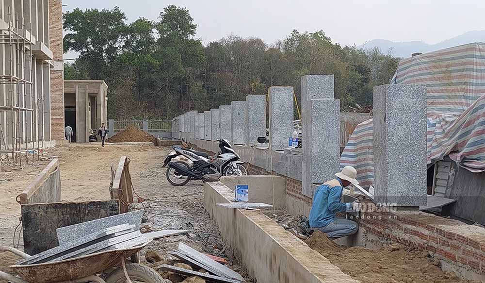 “Dự kiến hết tháng 3.2024 sẽ cơ bản hoàn thành, các hạng mục còn lại sẽ hoàn thiện nốt trong những ngày đầu tháng 4” - ông Vũ Văn Ngọc cho biết thêm.