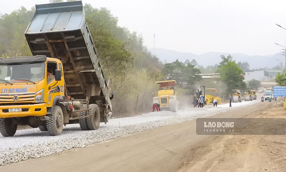 Đây là đoạn đường quan trọng nối từ con đường đẹp nhất Điện Biên (Đường 7 tháng 5) với tuyến đường du lịch dài 17km - Tà Lèng - Mường Phăng.