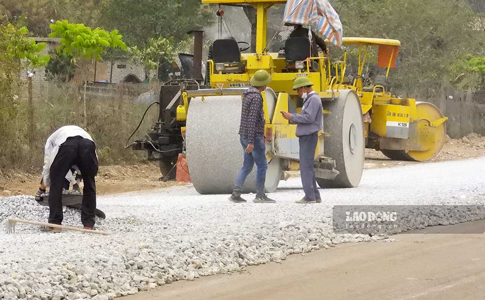 Dự án đảm bảo giao thông này có tổng mức đầu tư hơn 10 tỉ đồng do TP Điện Biên Phủ làm chủ đầu tư để sửa chữa đoạn đường có chiều dài khoảng 1.4km.