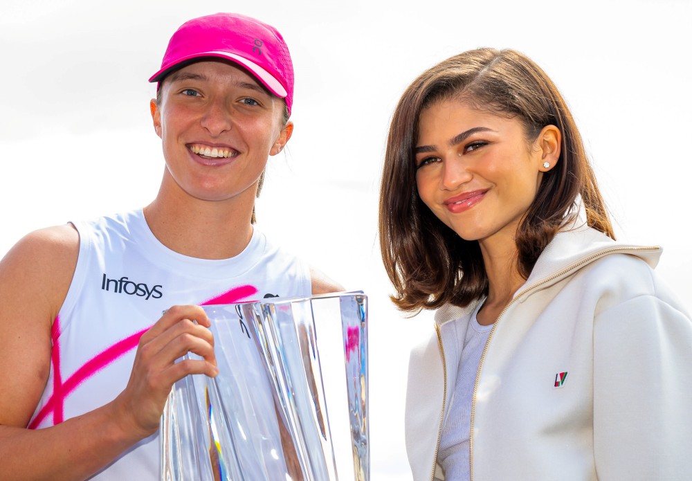 Iga Swiatek và nữ diễn viên Zendaya. Ảnh: WTA