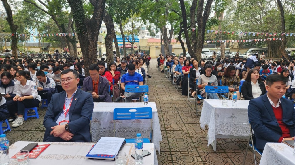 Ngày hội hướng nghiệp và tư vấn tuyển sinh có sự tham gia của 23 trường Đại học và các trung tâm Tư vấn du học