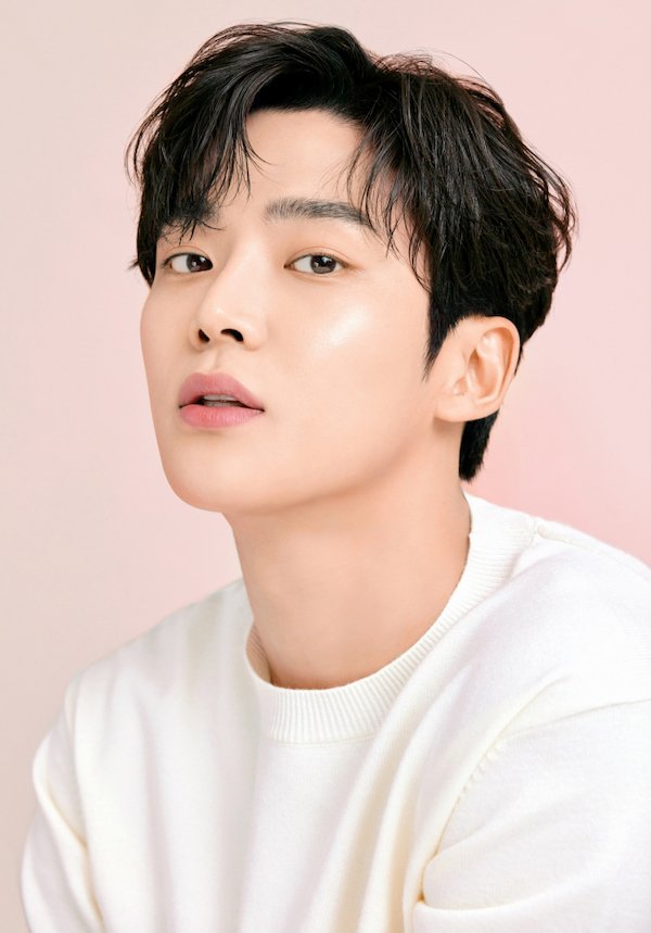 Rowoon lấn sân sang mảng diễn xuất, đóng nhiều phim. Ảnh: Instagram