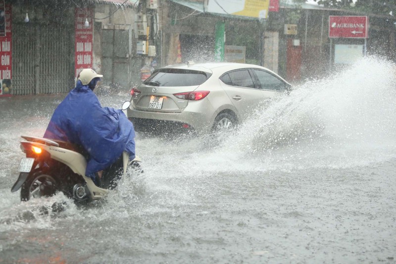 Bắc bộ nắng nóng trước khi đón mưa giông vào chiều tối mai 4/6