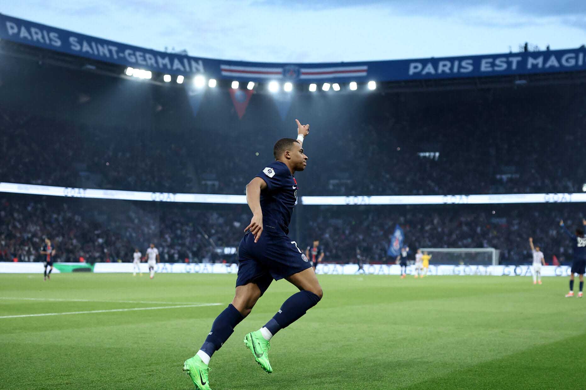 Hiếm có thương vụ nào rắc rối như vụ của Mbappe và Real Madrid. Ảnh: AFP