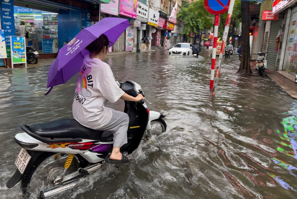 Chủ động thoát nước, sẵn sàng ứng phó với mưa lớn