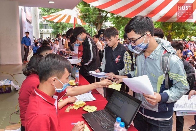 Học sinh, sinh viên, đối tượng yếu thế là các đối tượng tội phạm hướng tới. (Ảnh: P.V)