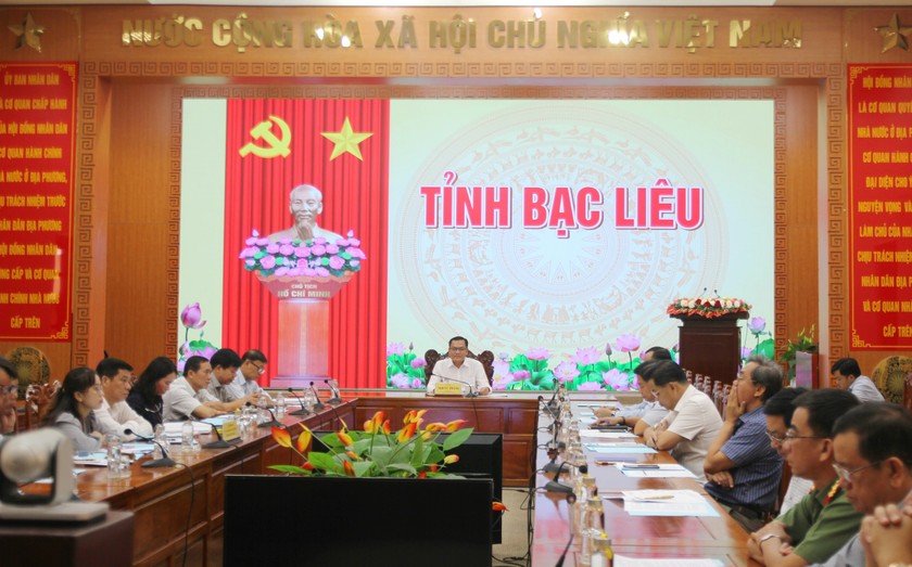 Ông Ngô Vũ Thăng - Phó Chủ tịch UBND tỉnh (Trưởng Ban Chỉ đạo Kỳ thi tốt nghiệp THPT tỉnh Bạc Liêu năm 2024), phát biểu chỉ đạo tại cuộc họp.