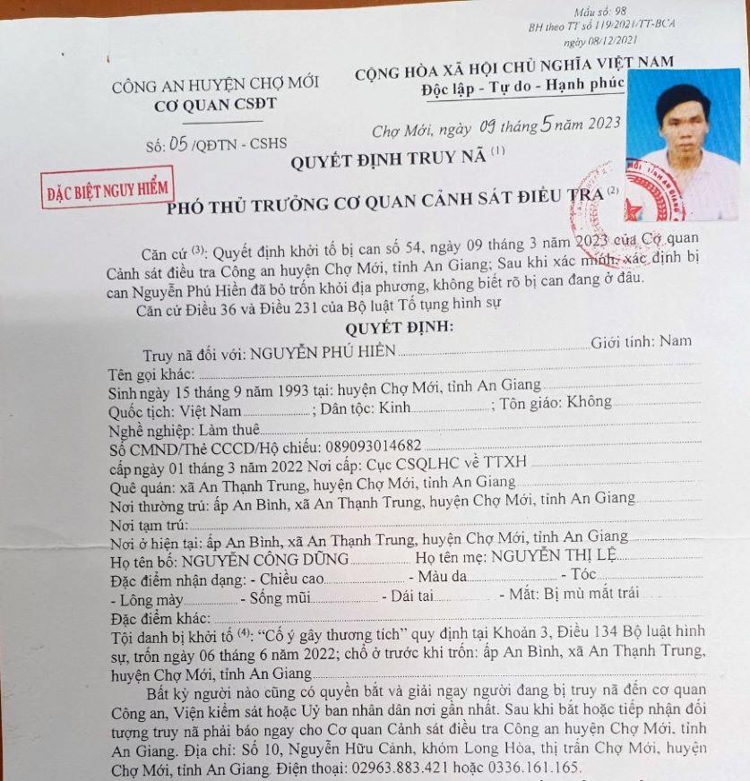 Lệnh truy nã đối tượng đặc biệt nguy hiểm của Cơ quan Công an đối với  đối tượng Nguyễn Phú Hiền. Ảnh: Nghiêm Túc