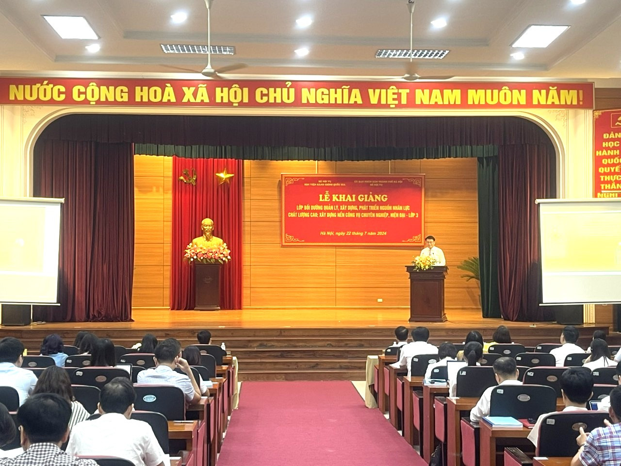 Quang cảnh lễ khai giảng. Ảnh: Hiền Thu.