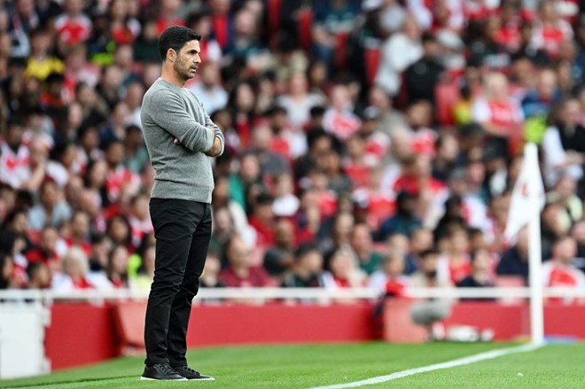 Mikel Arteta thận trọng hơn với Timber và Calafiori