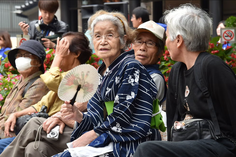 Nhật Bản là quốc gia có tỷ lệ dân số già cao nhất thế giới. (Ảnh: AFP)