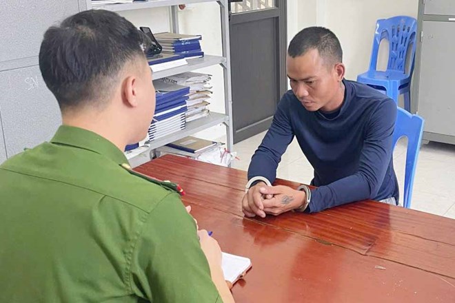 Đối tượng thông chốt, tấn công cảnh sát vi phạm nồng độ cồn