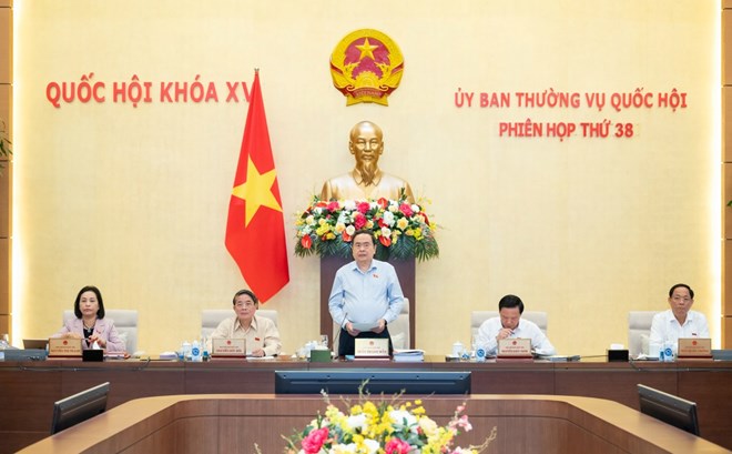 Xem xét công tác nhân sự và chuẩn bị Kỳ họp thứ 8 Quốc hội