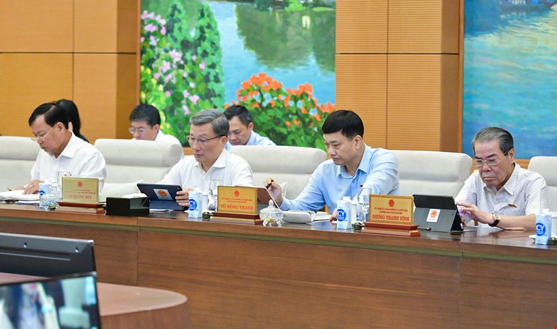 Các đại biểu dự phiên họp. Ảnh: Phạm Thắng