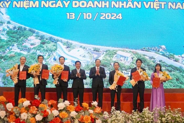 Họp mặt kỷ niệm 20 năm ngày doanh nhân Việt Nam