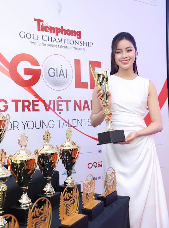 Á hậu Đào Thị Hiền đồng hành cùng giải Tiền Phong Golf Championship 2024. Ảnh: Như Ý