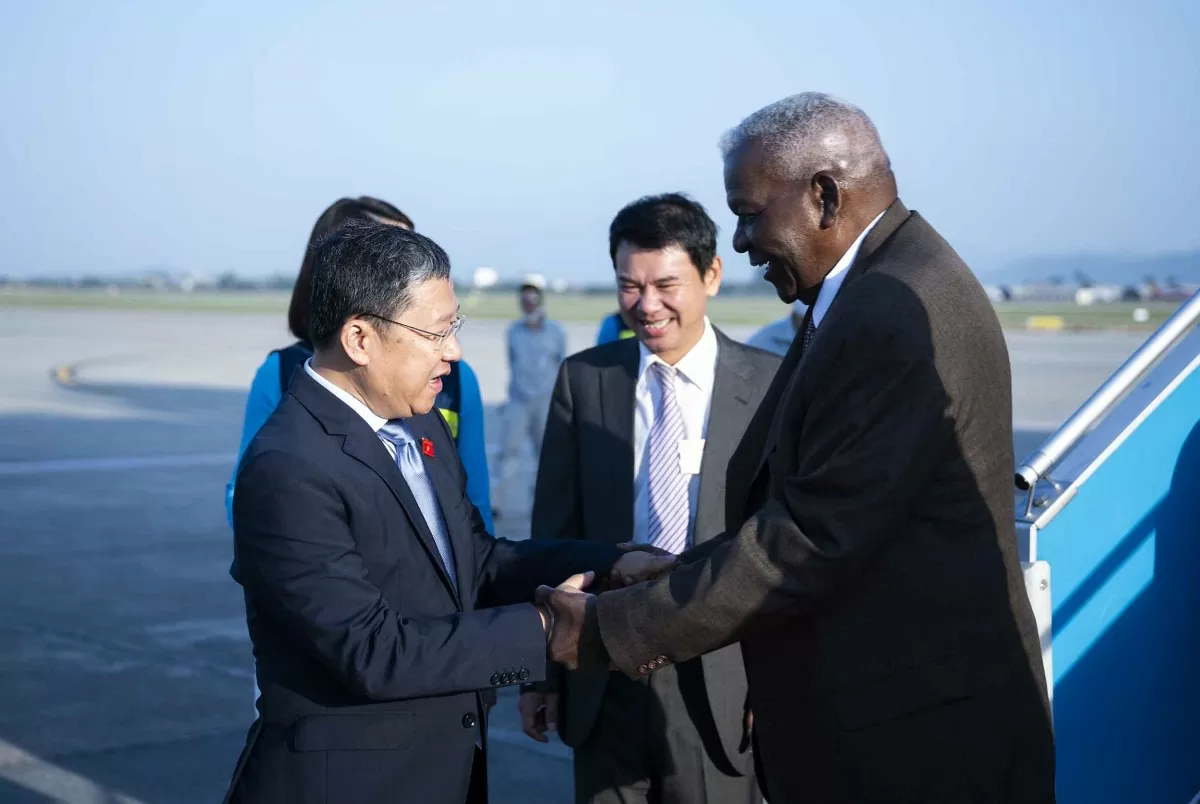 Chủ nhiệm Uỷ ban Đối ngoại, Chủ tịch Nhóm Nghị sĩ hữu nghị Việt Nam - Cuba Vũ Hải Hà chào đón Chủ tịch Quốc hội Chính quyền Nhân dân Cuba Esteban Lazo Hernandez Chủ nhiệm Uỷ ban Đối ngoại, Chủ tịch Nhóm Nghị sĩ hữu nghị Việt Nam - Cuba Vũ Hải Hà chào đón Chủ tịch Quốc hội Chính quyền Nhân dân Cuba Esteban Lazo Hernandez