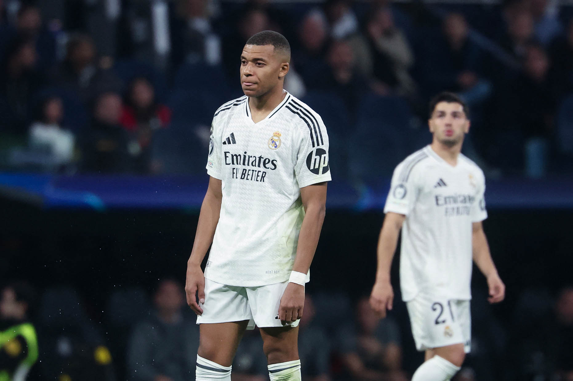 Mbappe là một trong những vấn đề lớn nhất của Real Madrid.  Ảnh: AFP