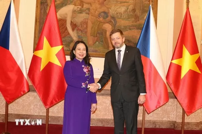 Phó Chủ tịch nước Võ Thị Ánh Xuân gặp Phó Thủ tướng thứ nhất Cộng hòa Séc Vit Rakusan. (Ảnh: Ngọc Biên/TTXVN) Phó Chủ tịch nước Võ Thị Ánh Xuân gặp Phó Thủ tướng thứ nhất Cộng hòa Séc Vit Rakusan. (Ảnh: Ngọc Biên/TTXVN)