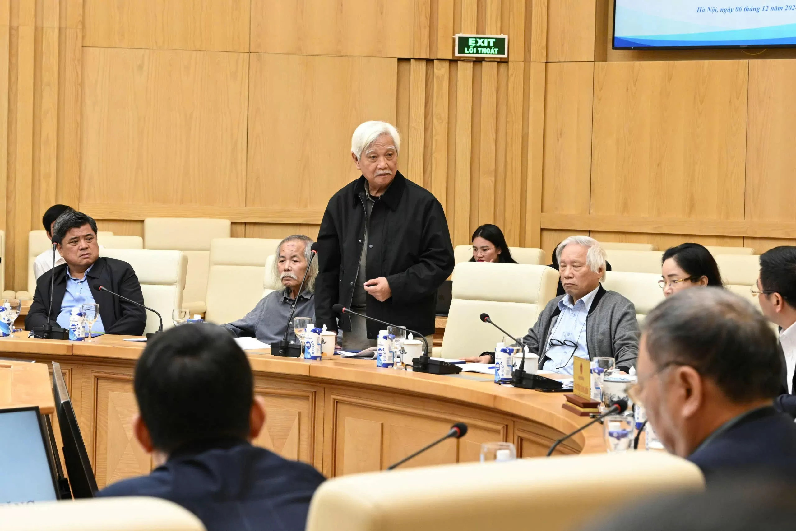 Họp Hội đồng cấp Nhà nước xét tặng danh hiệu