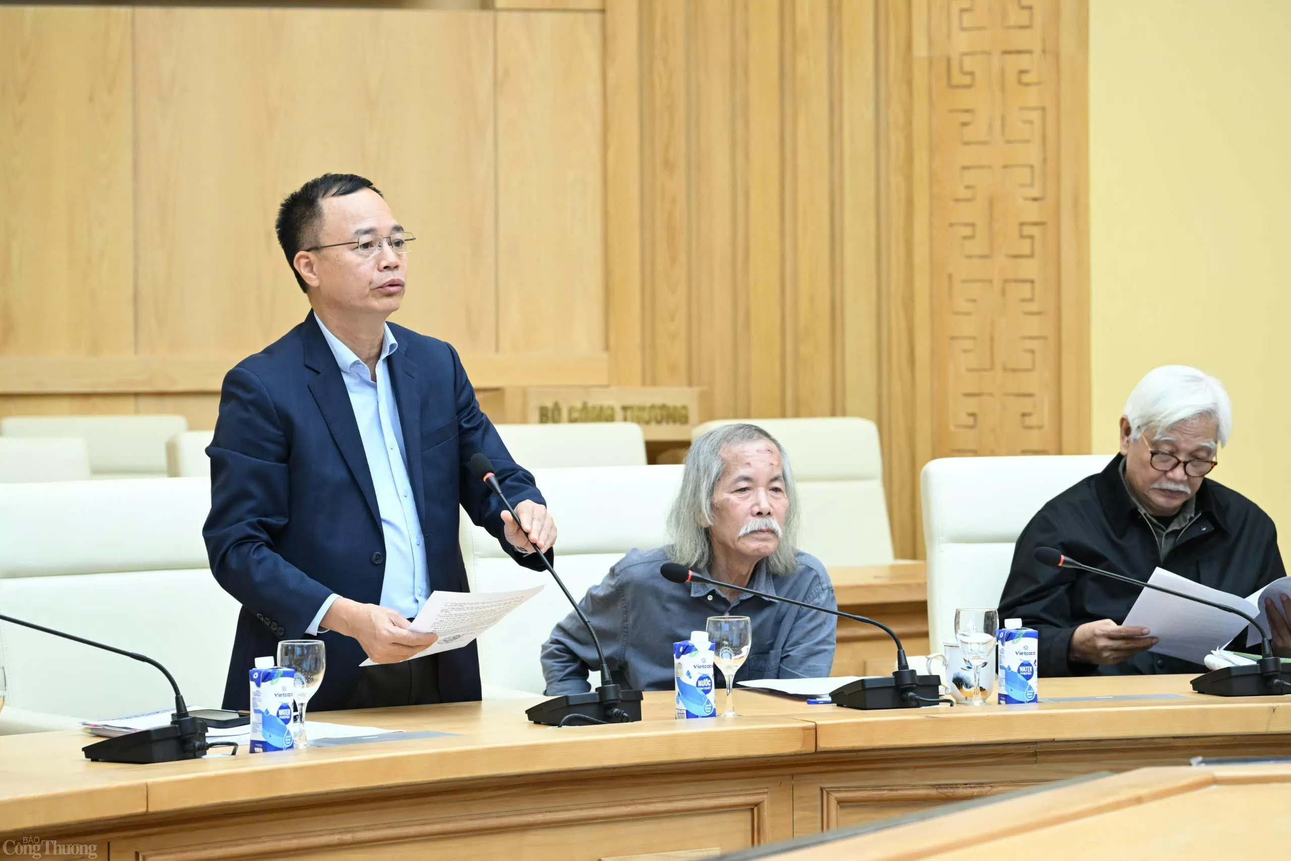 Họp Hội đồng cấp Nhà nước xét tặng danh hiệu