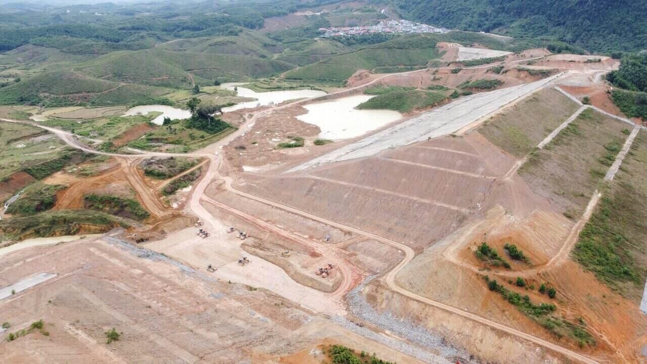 Dự án Hồ chứa nước Cánh Tạng nhìn từ trên cao. Ảnh: Minh Chuyên