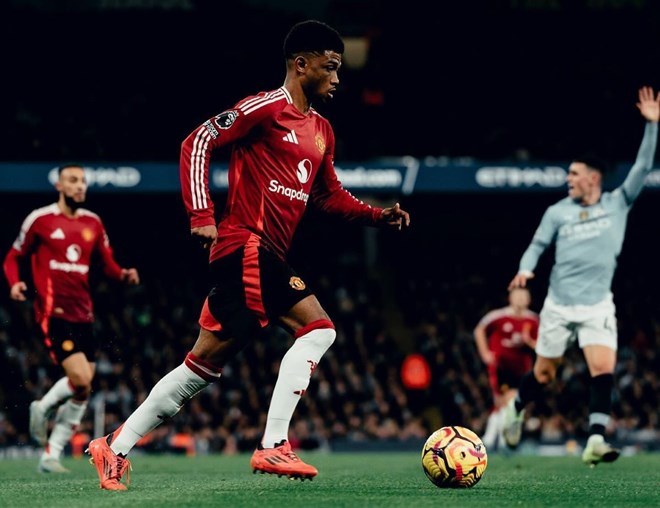 HLV Pep Guardiola nhận lỗi vì khiến Man City trở nên tệ hơn