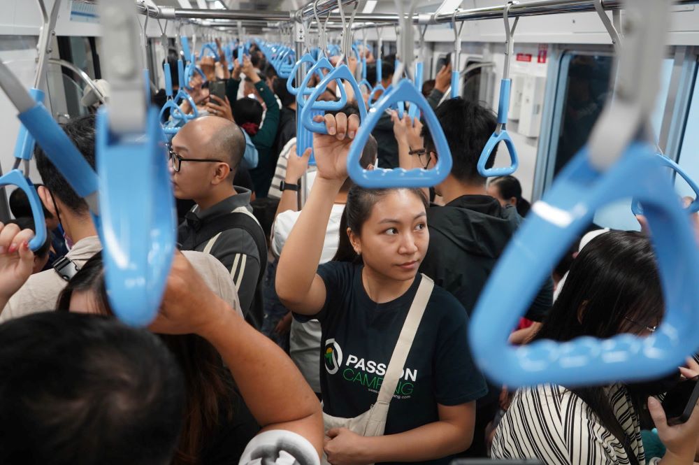 Hiện tại, tuyến Metro số 1 hoạt động từ 5h đến 22h hàng ngày với tần suất 200 chuyến tàu. Ảnh: Anh Tú
