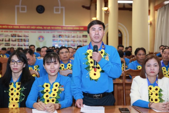 Niềm vinh dự, tự hào của công nhân khi đứng vào hàng ngũ của Đảng