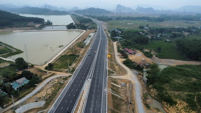 Bộ GTVT trả lời về sửa chữa quốc lộ, cao tốc ở Thanh Hóa
