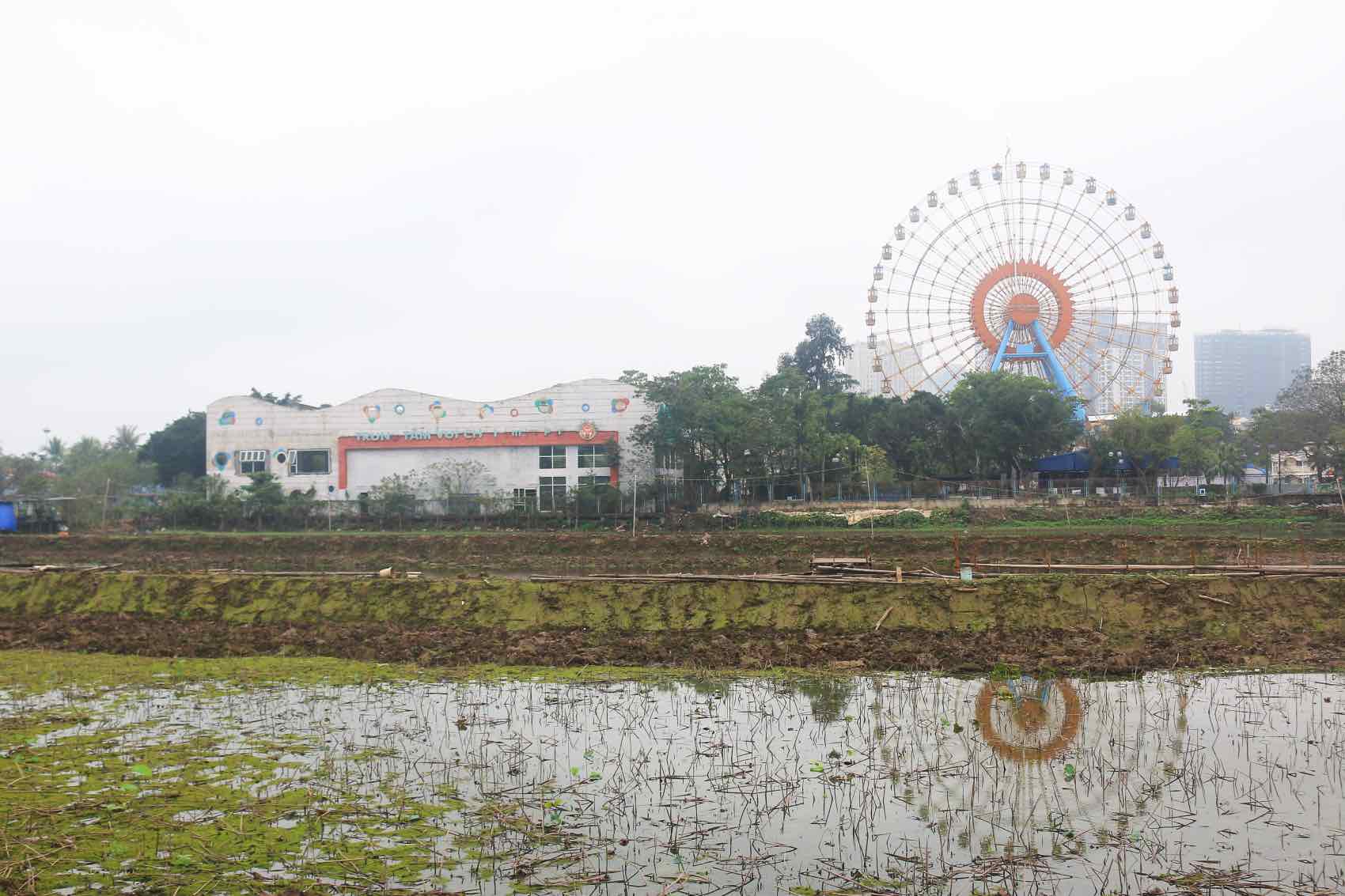 Công viên Mặt Trời Mới sau nhiều năm đóng cửa đã xuống cấp trầm trọng. Ảnh: Khánh An