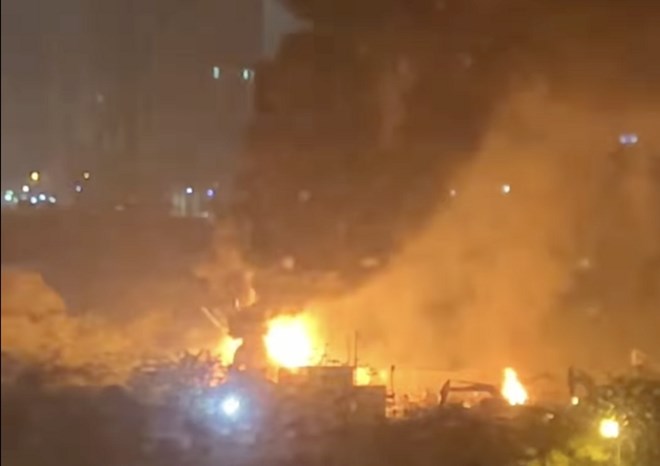 Cháy lớn ở Nam Từ Liêm trong đêm, nhiều tiếng nổ vang trời