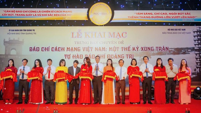 Triển lãm 100 năm Báo chí cách mạng Việt Nam tại Quảng Trị