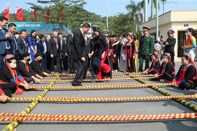 Đẩy mạnh hoạt động giao lưu giữa Mặt trận Tổ quốc Việt Nam - Chính hiệp toàn quốc Trung Quốc