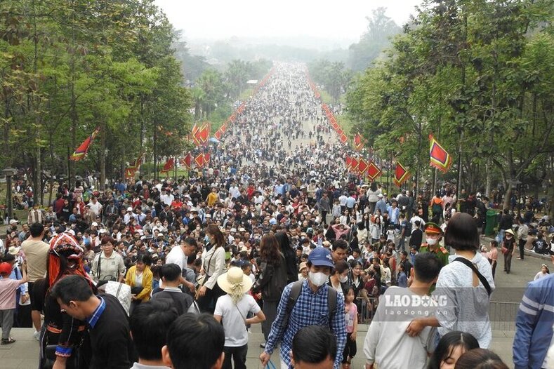 Phú Thọ là vùng đất tổ cội nguồn dân tộc, nơi các Vua Hùng dựng nước Văn Lang - Nhà nước đầu tiên của dân tộc Việt Nam. Ảnh: Tô Công.