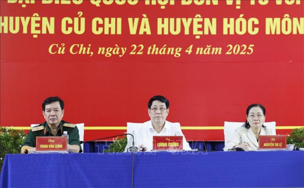 Chủ tịch nước Lương Cường tại buổi tiếp xúc cử tri huyện Củ Chi, Hóc Môn (TPHC) sáng 22.4.  Ảnh: TTXVN