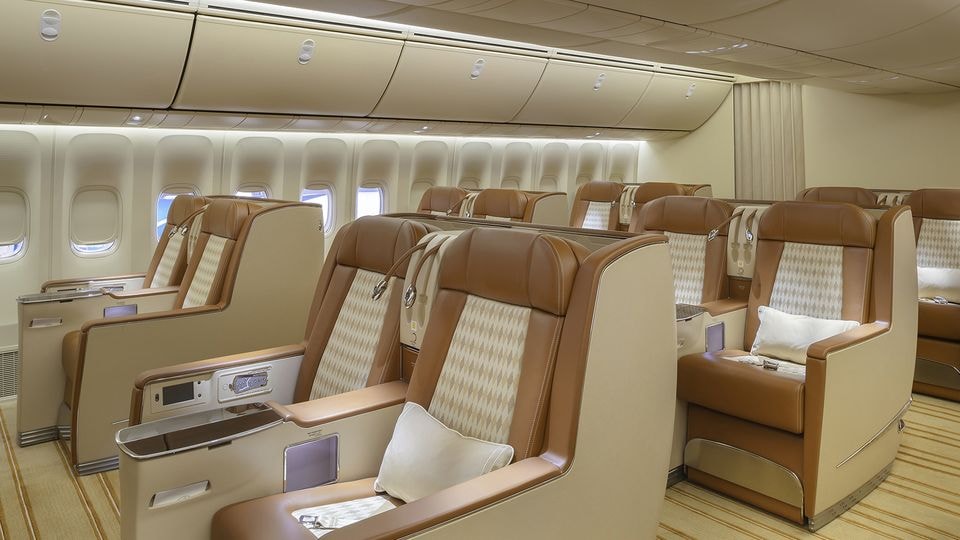 Ngay cả phía sau máy bay cũng có cabin tiêu chuẩn hạng thương gia rộng rãi.