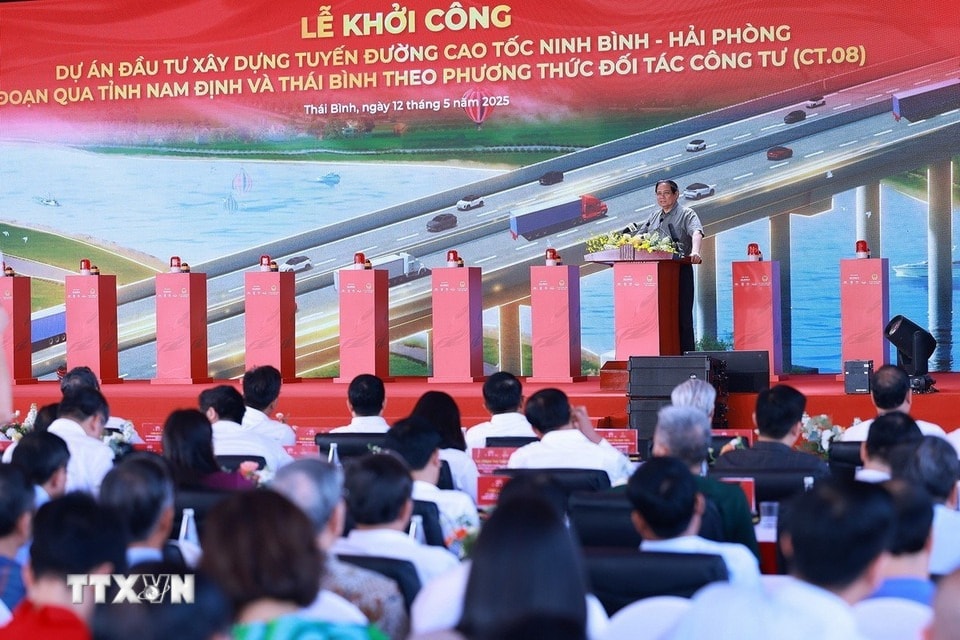 thu-tuong-du-khoi-cong3.jpg