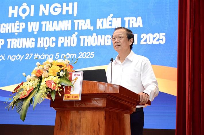 Thứ trưởng Thường trực Bộ GD&ĐT Phạm Ngọc Thưởng chỉ đạo tại hội nghị (Ảnh: Bộ GD&ĐT)