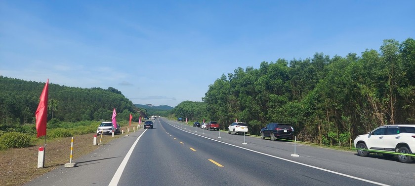 Tuyến La Sơn - Hòa Liên hiện có 2 làn xe Tuyến La Sơn - Hòa Liên hiện có 2 làn xe