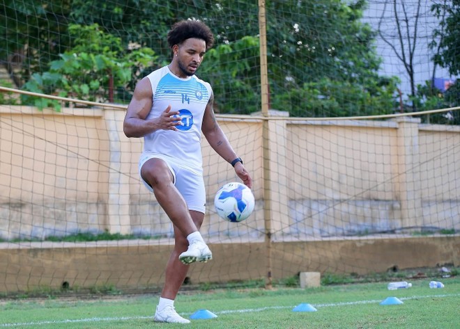 Xuân Son tập trở lại với bóng vào sáng 2-6 (Ảnh: NĐFC) Xuân Son tập trở lại với bóng vào sáng 2-6 (Ảnh: NĐFC)