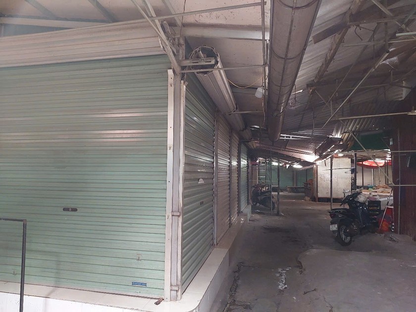 Nhiều kiot ở Ba Đồn đóng cửa. Nhiều kiot ở Ba Đồn đóng cửa.