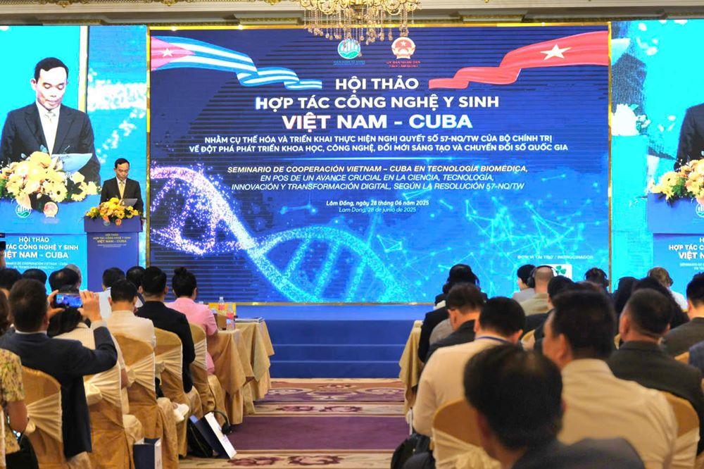 Ông Trần Lưu Quang, Bí thư Trung ương Đảng, Trưởng Ban Chính sách, chiến lược Trung ương phát biểu tại Hội thảo. Ảnh: Lam Hồng