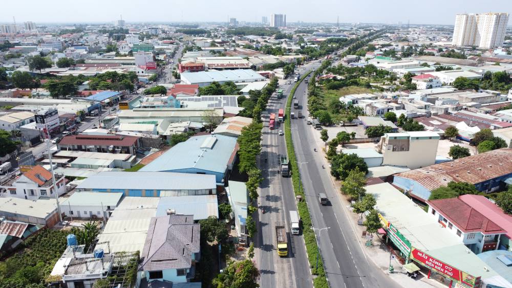 Đoạn đường Mỹ Phước Tân Vạn trùng với dự án đường Vành đai 3 TPHCM. Ảnh: Đình Trọng