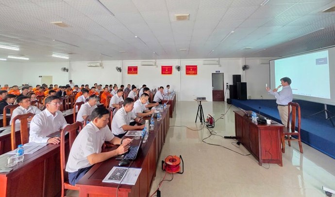 Doanh nghiệp ở Lâm Đồng dạy kỹ năng  sử dụng AI cho người lao động