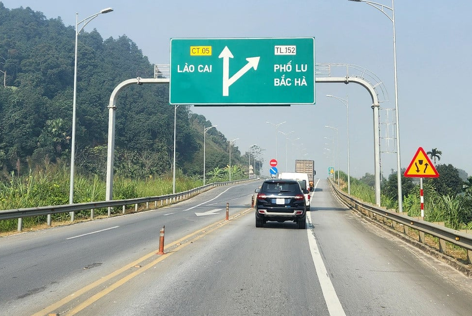 cao tốc nội bài